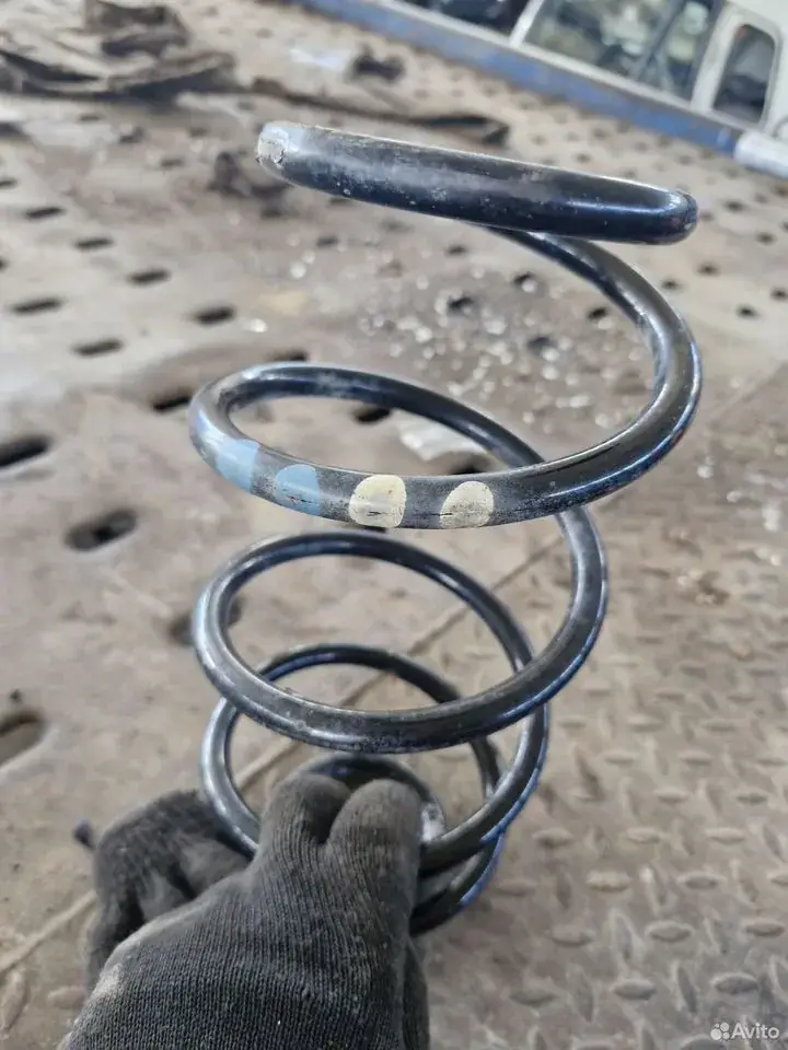 Передняя пружина Volkswagen Polo 5 — Volkswagen — Polo