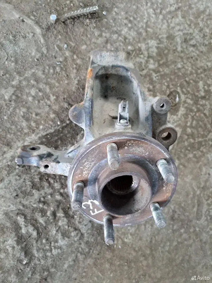 Поворотный правый кулак для Форд Фокус-3 — Ford — Focus