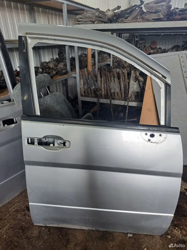 Передняя правая дверь для Ниссан Серена С24 — Nissan — Serena