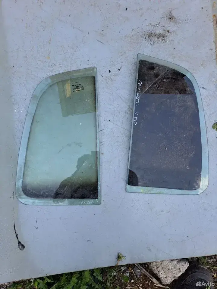 Стекла форточки задних дверей для Рено Сандеро-1 — Renault — Sandero
