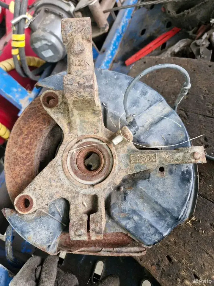 Поворотный кулак правый Mazda CX-7 EG2133021 — Mazda — CX-7