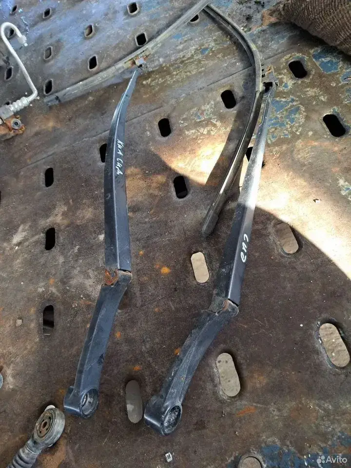 Поводки дворников Kia Ceed ED рестайлинг 983111H300 — Kia — Ceed