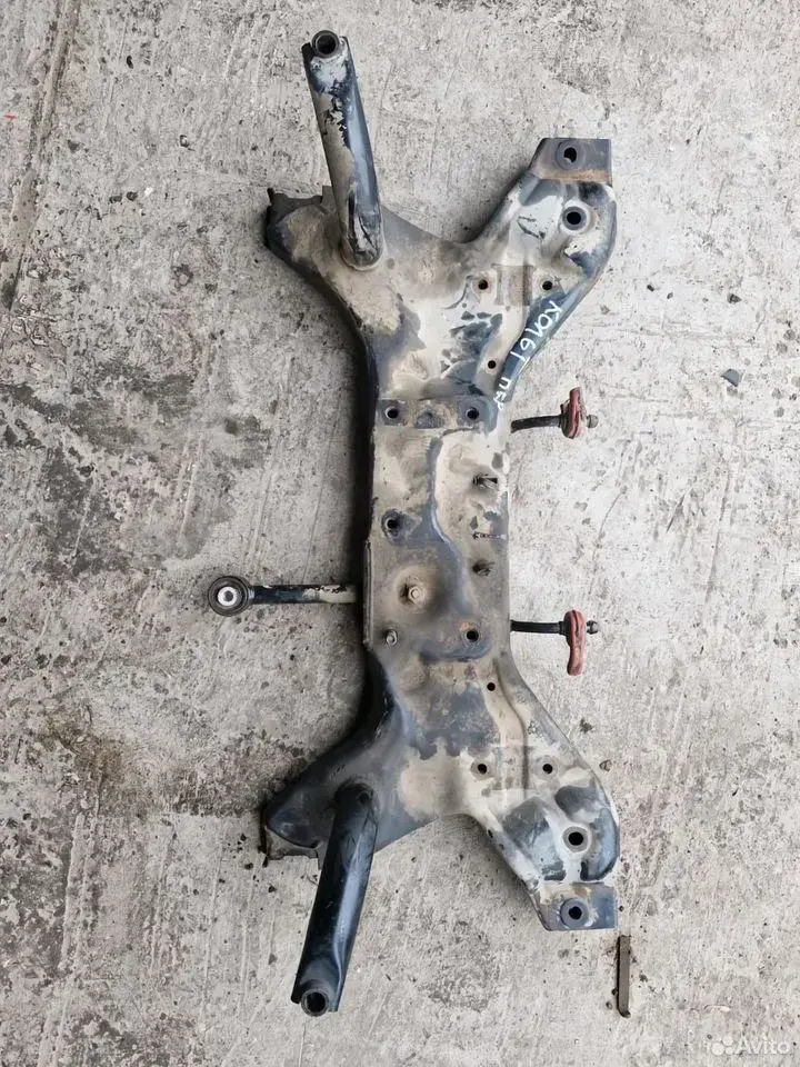 Передний подрамник Mitsubishi Colt MN101386 — Mitsubishi — Colt