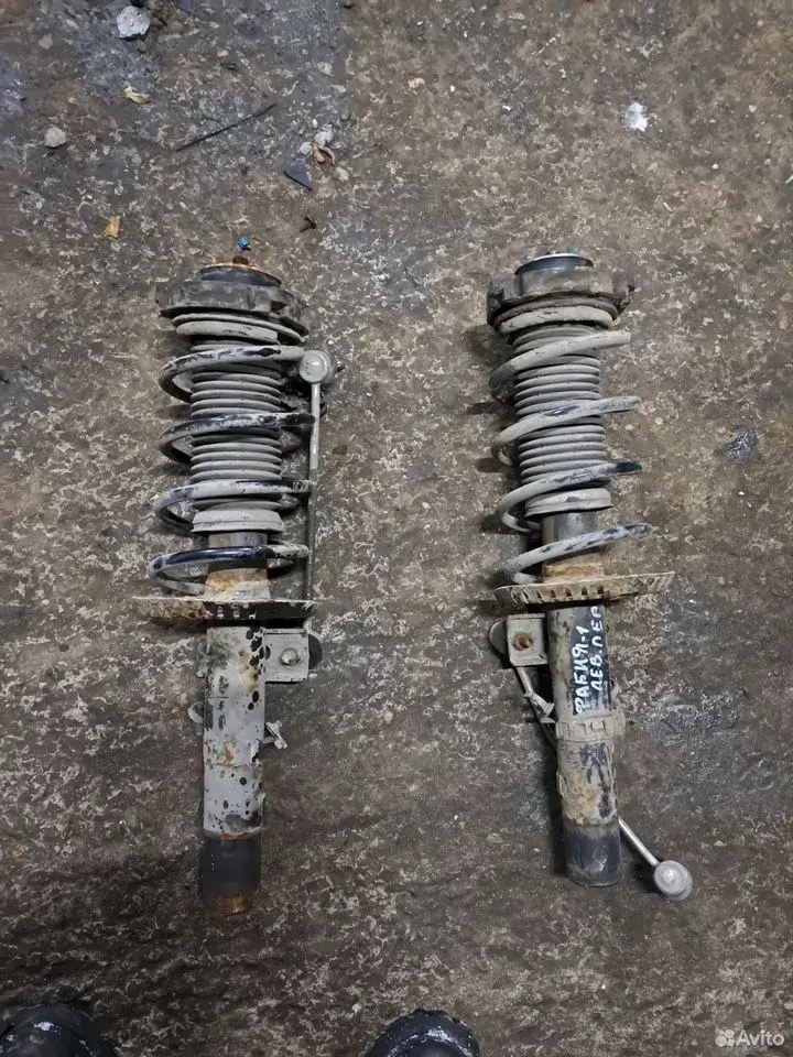 Передние стойки Skoda Fabia 1 6Q0413031BK — Skoda — Fabia