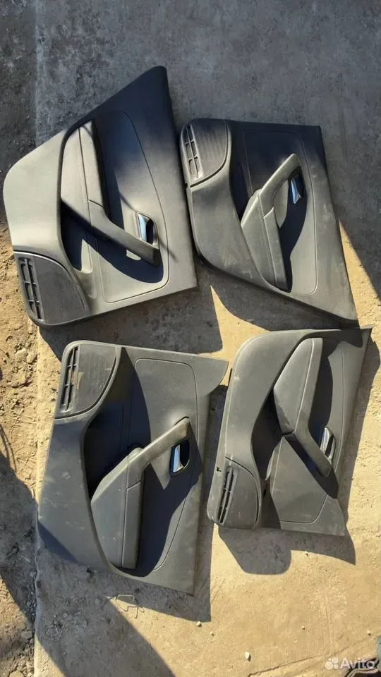 Комплект обшивок Volkswagen Polo 5 6RU867011A — Volkswagen — Polo
