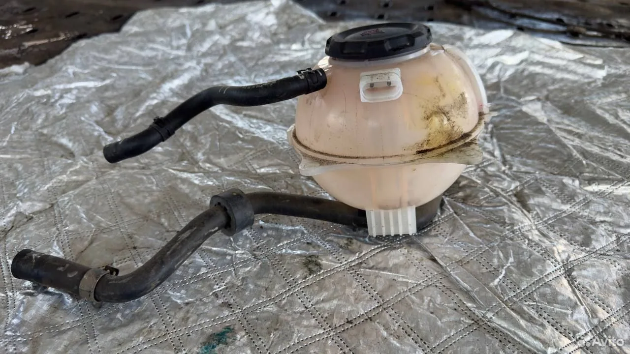 Расширительный бачок Volkswagen Polo 5 6Q0121407 — Volkswagen — Polo